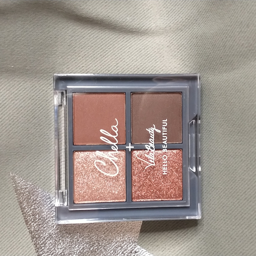 Chella + vela beauty hello beautiful eyeshadow - blushing rose